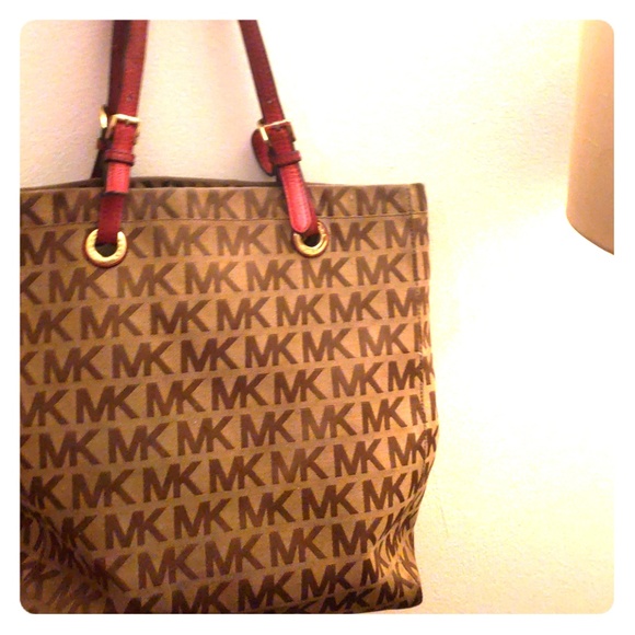 Michael Kors Handbags - Used Michael Kors bag